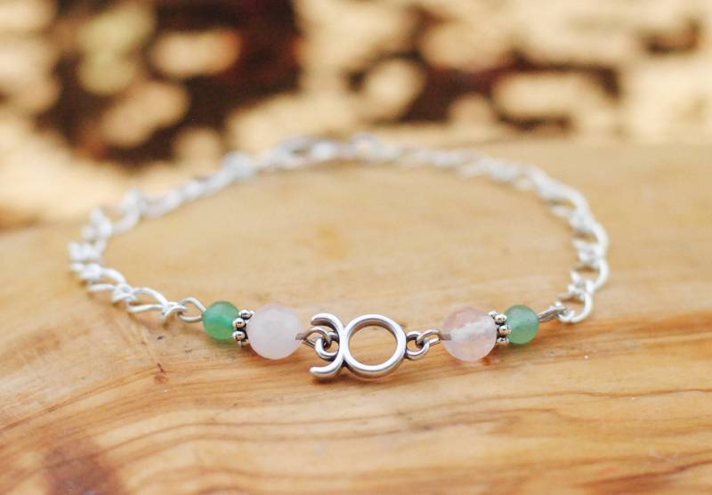 Armschmuck Stier Versilbert Mit Rosenquarz Und Aventurin - Sternzeichen Schmuck von DonnaAnnaSchmuck