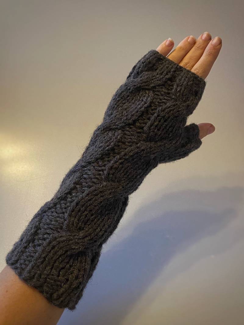 Graue Armstulpen Aus 100% Polyacryl Graue Armstulpen Aus 100% Polyacryl von DonnaKnitwear