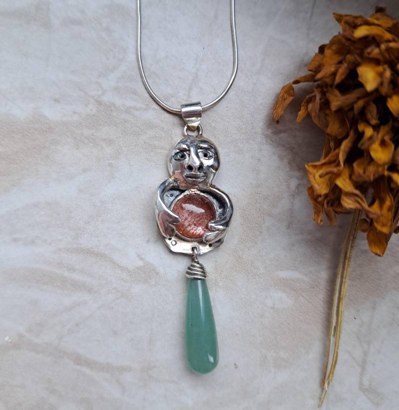 Talisman Silberanhänger Edelsteinanhänger Sonnensteinanhänger Männchenanhänger Gesichtanhänger von DonnervogelSchmiede