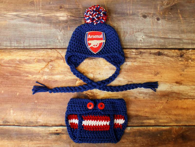 Arsenal Football Club Mütze & Windel-Abdeckung - Neugeborenes Baby Kleinkind Kind Säugling Fußball Gunners Gooners Geschenk Nach Hause Gehen Outfit von DoodlebugsDrumsticks