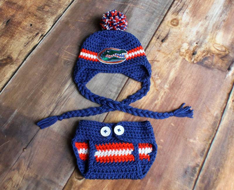 Florida Gators Stocking Hat & Windel Cover Outfit - Neugeborene Baby Bis 12 Monate Photo Prop Kleinkind Kind Kinder Geburtstag Bilder Florida Gators Stocking Hat & Windel Cover Outfit - Neugeborene Baby Bis 12 Monate Photo Prop Kleinkind Kind Kinder Geburtstag Bilder von DoodlebugsDrumsticks