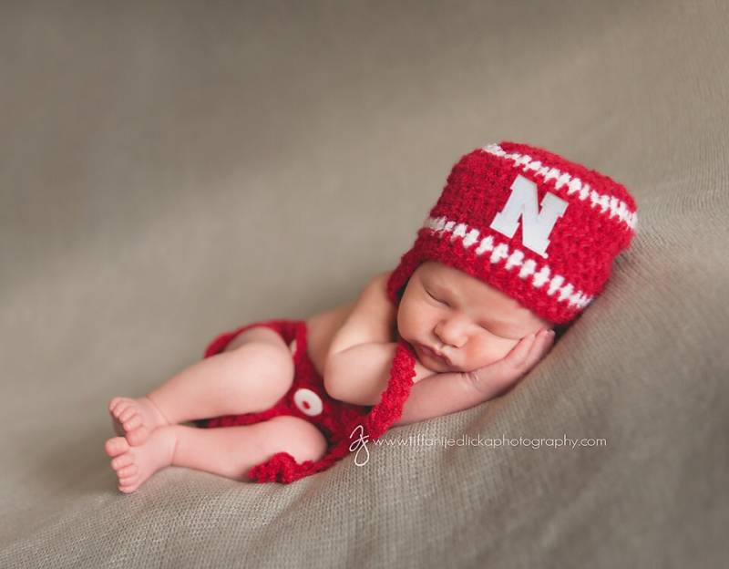 Nebraska Huskers Outfit - Hut Und Windelbezug Neugeborene Baby Säugling Kleinkind Kind Kinder Husker Cornhuskers Foto Requisite Geschenk von DoodlebugsDrumsticks