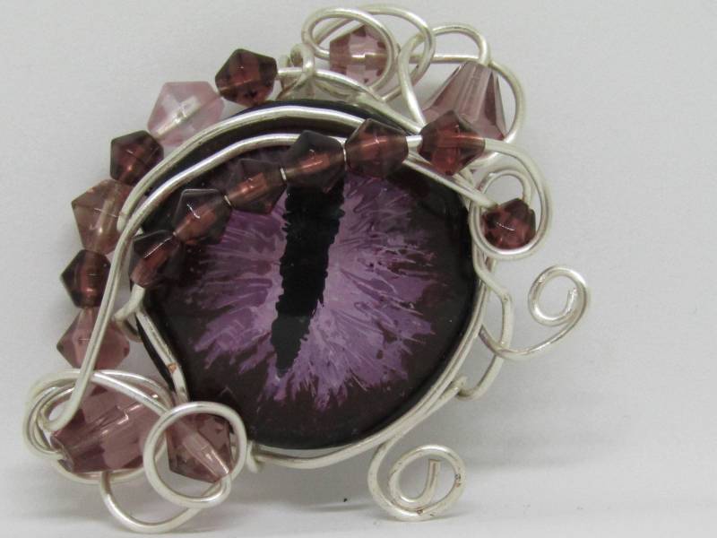 Amethyst Dragon Eye Halskette || Draht-Anhänger Gothic Schmuck Steampunk Fantasy Geek Geschenk Amethyst Dragon Eye Halskette || Draht-Anhänger Gothic Schmuck Steampunk Fantasy Geek Geschenk von DoodlesandDragons