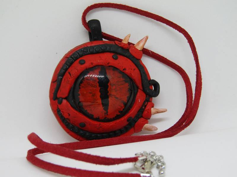Rot-Ton-Dragon Eye Halskette || Fimoanhänger Gothic Schmuck Steampunk Fantasy Geek Geschenk Rot-Ton-Dragon Eye Halskette || Fimoanhänger Gothic Schmuck Steampunk Fantasy Geek Geschenk von DoodlesandDragons