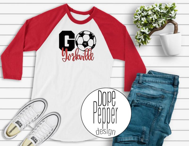 Go Yorkville Foxes Fußball Shirt, Fußball-Mama, Raglan Fußball-Ausrüstung, Fußball-Geschenk Für Mama Go Yorkville Foxes Fußball Shirt, Fußball-Mama, Raglan Fußball-Ausrüstung, Fußball-Geschenk Für Mama von DopePepperDesign