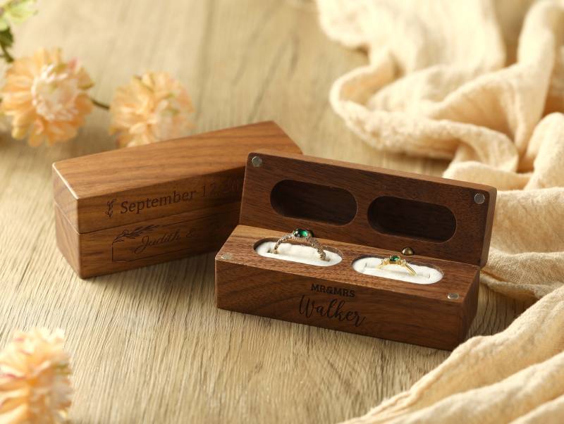 Customized Engagement Ring Box, Wedding Support Personalized Wooden Double Slot Box, Engraved Proposal Flip Box von DoreenDoris