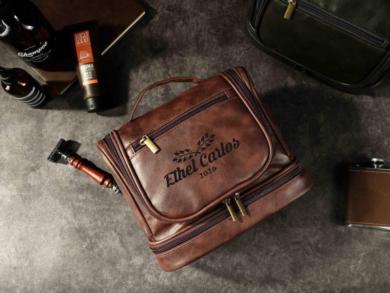 Personalized Leather Men's Wash Bag, Groomsmen Gifts Hanging Toiletry Shaving Kit/Dopp Kit, Gift For Groomsmen, Christmas von DoreenDoris