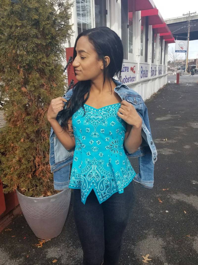 Falten-Peplum-Bandana-Top Mit Stretch-Satinbändern Falten-Peplum-Bandana-Top Mit Stretch-Satinbändern von DoreenRondinelli