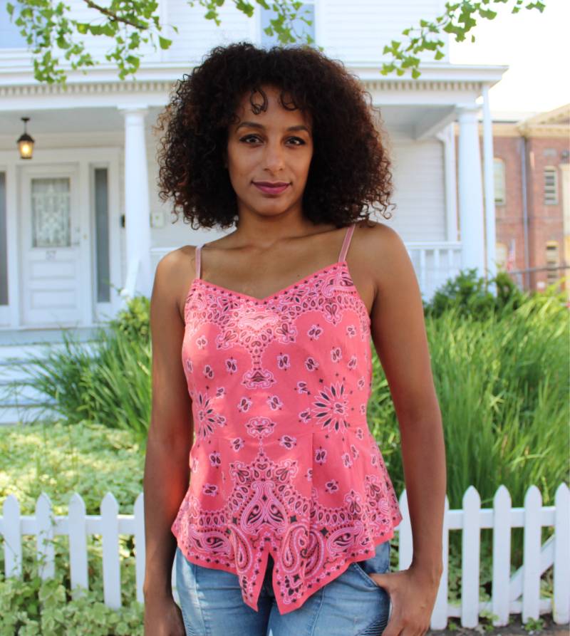 Plissiertes Peplum Bandana Top Mit Stretch Samtbändern Plissiertes Peplum Bandana Top Mit Stretch Samtbändern von DoreenRondinelli