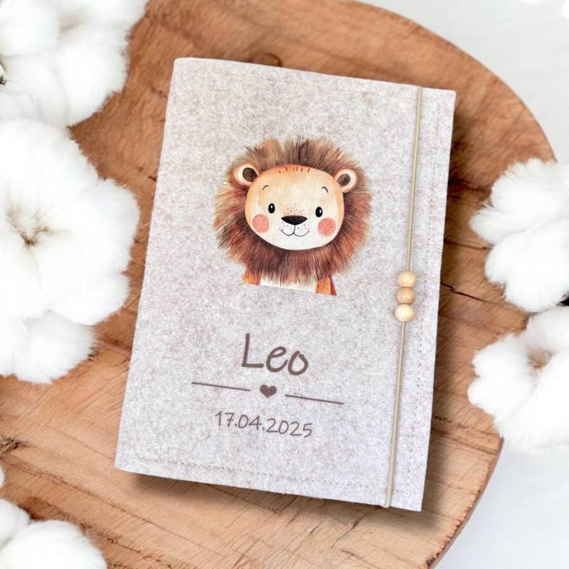 U-Heft Hülle Filz Mit Name Personalisiert Kleiner Löwe Leo Umschlag Uheft U-Hefthülle Untersuchungsheft Uhefthülle von DoreensBastelstube