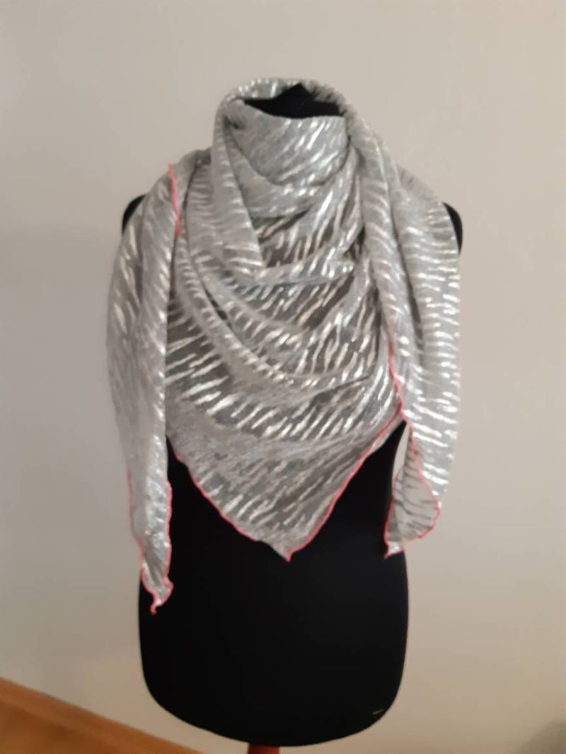 Leichtes Dreieckstuch Star von DorilyShop