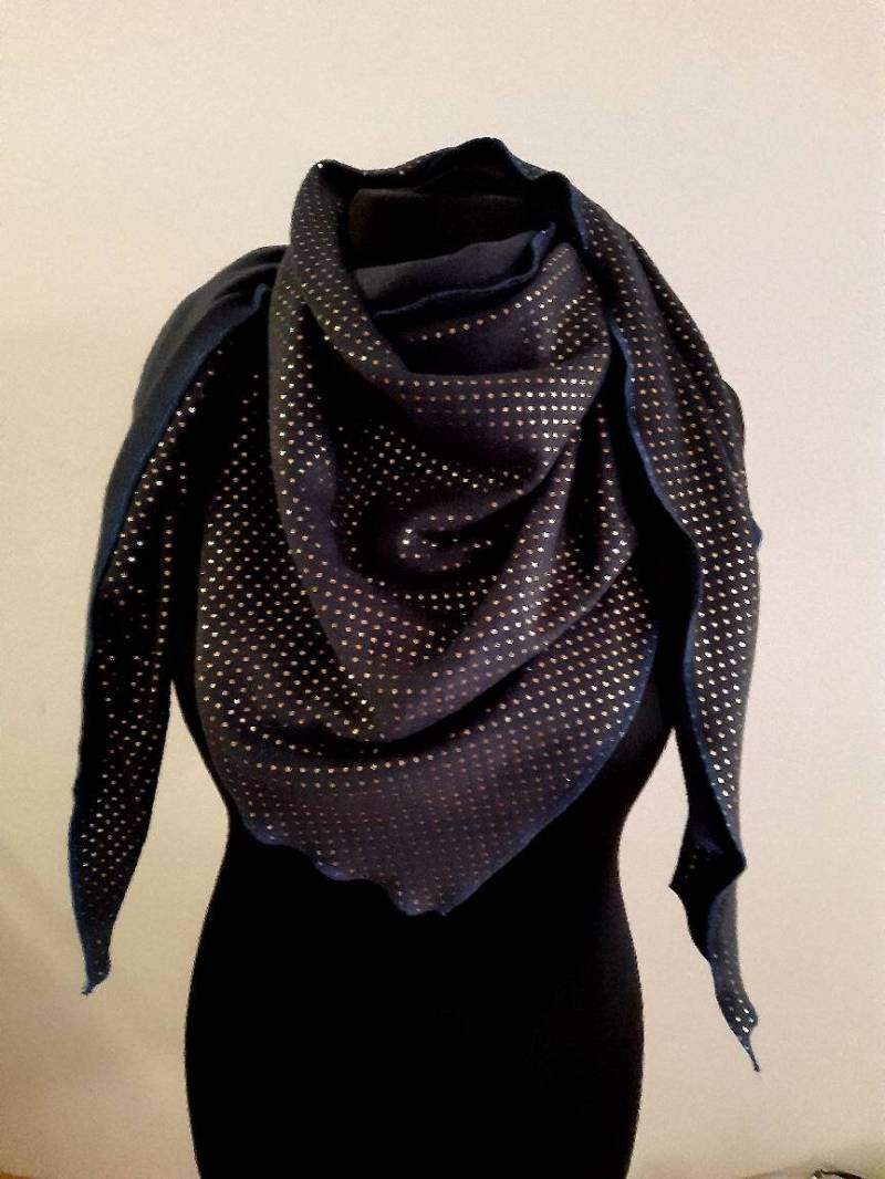 xxl Kuschelschal Golden Dots von DorilyShop