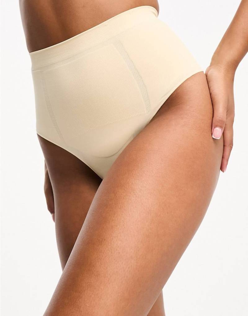 Dorina - Absolute Sculpt - Nahtloser High-Control-Tanga in Beige mit hoher Taille-Neutral von Dorina