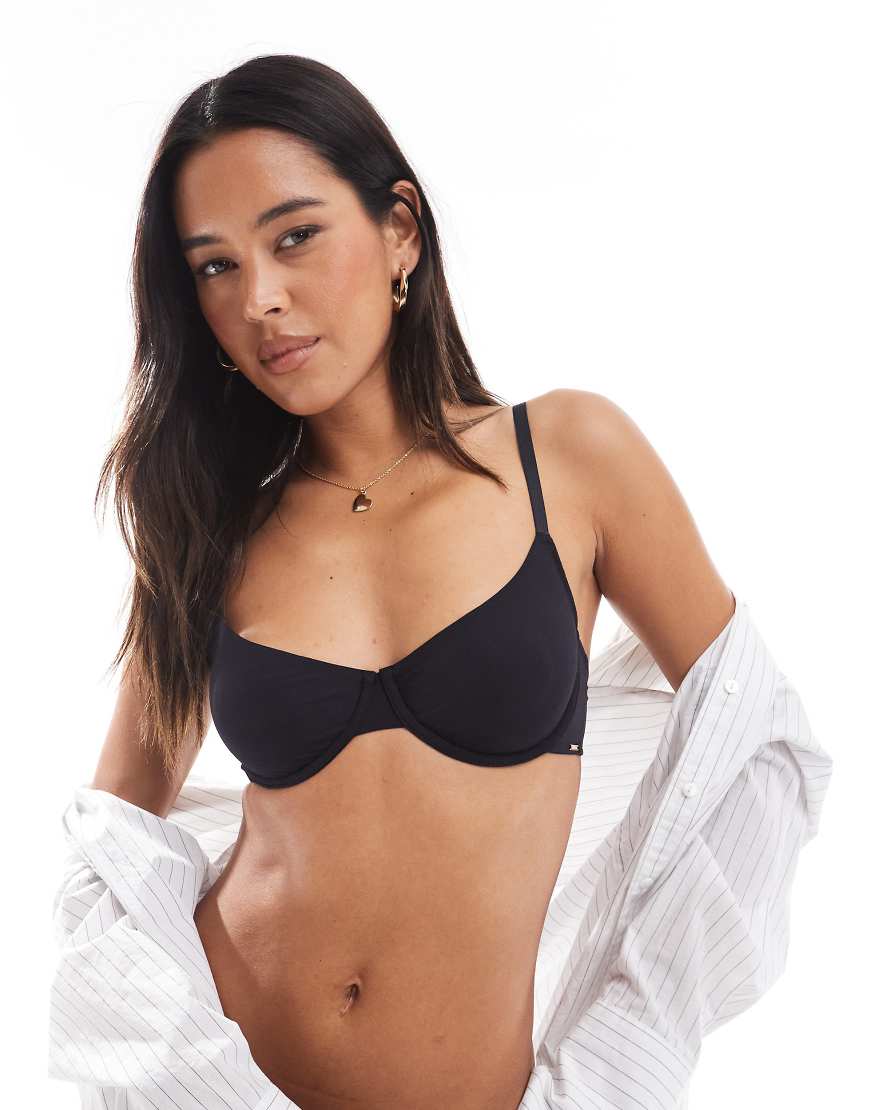 Dorina - NOA - Unwattierter Bügel-BH in Schwarz mit tiefem Ausschnitt Dorina - NOA - Unwattierter Bügel-BH in Schwarz mit tiefem Ausschnitt von Dorina