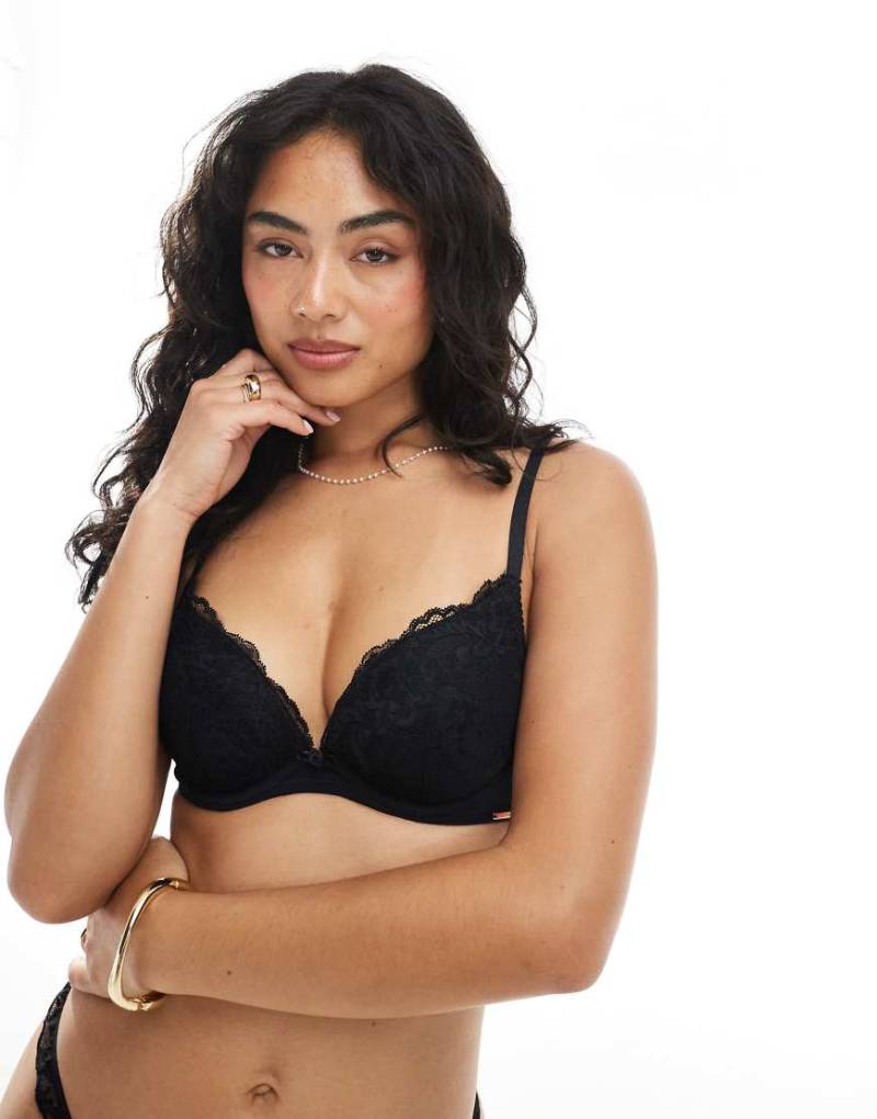 Dorina - Origins - Wattierter Push-up-BH aus Spitze in Schwarz von Dorina