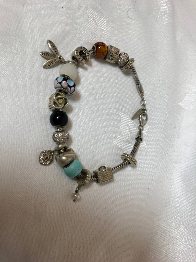Sterling Silber Bezauberndes Armband 15 Charms Und 2 X Stopper Sterling Silber Bezauberndes Armband 15 Charms Und 2 X Stopper von DorisWorld