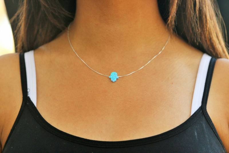 Blauer Opal Hamsa Halskette Echtsilber Glücksbringer von DoronJewelry