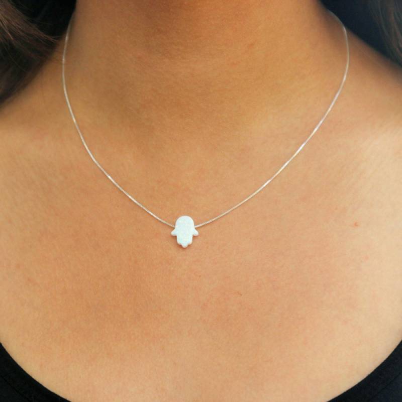 Weiße Opal-Hamsa-Halskette von DoronJewelry