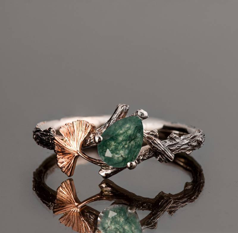 Zweig & Ginkgo Blatt Moosachat 18K Gold Verlobungsring von DoronMeravWeddings