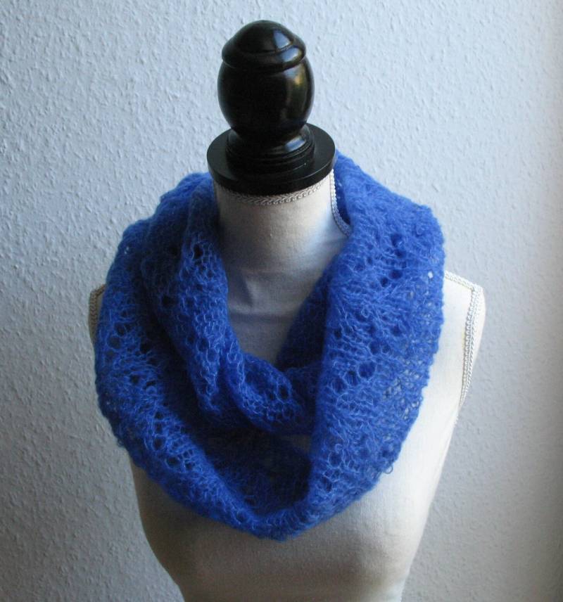 Federleichter Loopschal Blau Aus Mohair, Seide Und Merino von DorotheasWollatelier