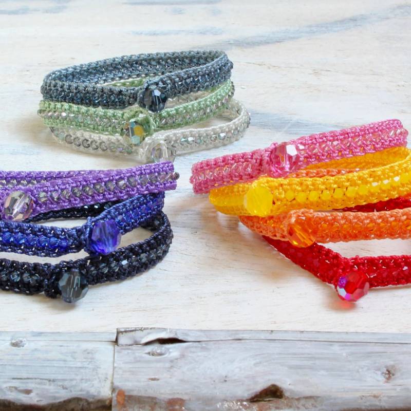Häkeln Armband, Handgefertigt Mit Swarovski-Kristallen von DorothyWoodDesigns