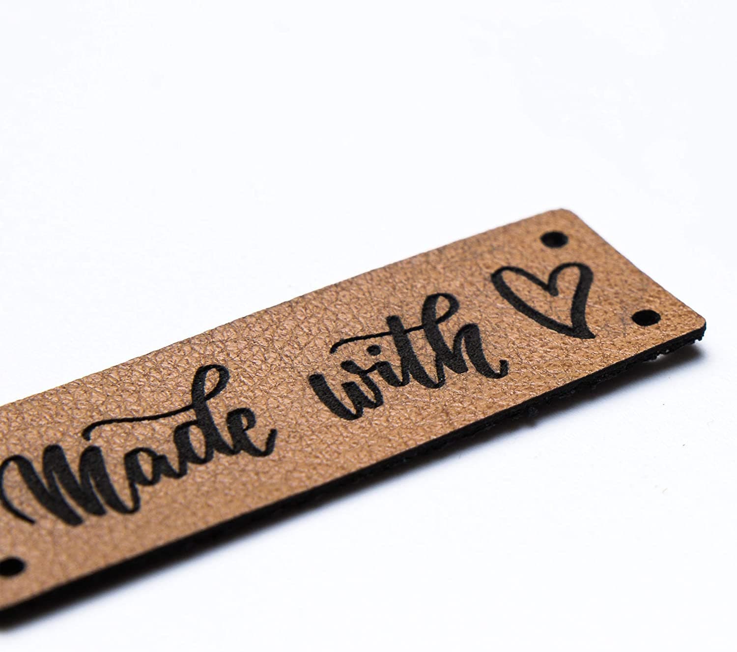 Set Mit 10 "'made With Love'' Kunst-Lederetiketten Aus Schadstofffreiem Polyurethan Als Aufnäher Für Selbstgemachtes Set Mit 10 "'made With Love'' Kunst-Lederetiketten Aus Schadstofffreiem Polyurethan Als Aufnäher Für Selbstgemachtes von Dortex2Go