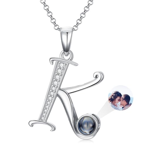 Dorunmo 925 Sterling Silber Personalisierte Foto Buchstaben Halskette 100 Sprachen Projektion Anhänger Schmuck Freundin Frau Beste Freundin Halskette（Initialen K） von Dorunmo