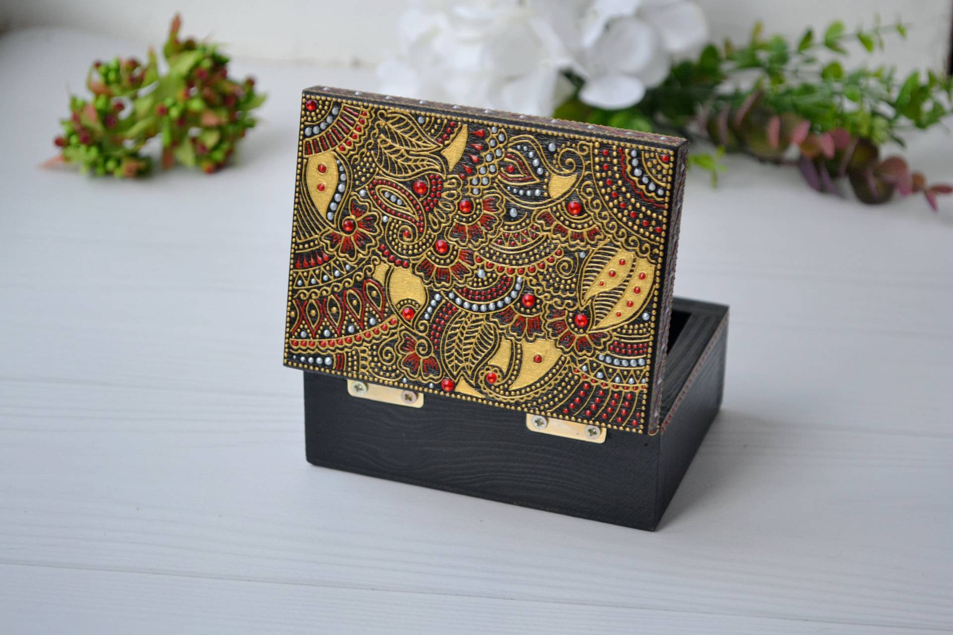 Personalisierte Kleine Hölzerne Schmuckschatulle, Frauen Goldene Muster Hennakunst-Box, Mehndi Dekor Geschenkhalter, Erinnerungsbox Mädchen Personalisierte Kleine Hölzerne Schmuckschatulle, Frauen Goldene Muster Hennakunst-Box, Mehndi Dekor Geschenkhalter, Erinnerungsbox Mädchen von DotslandUA