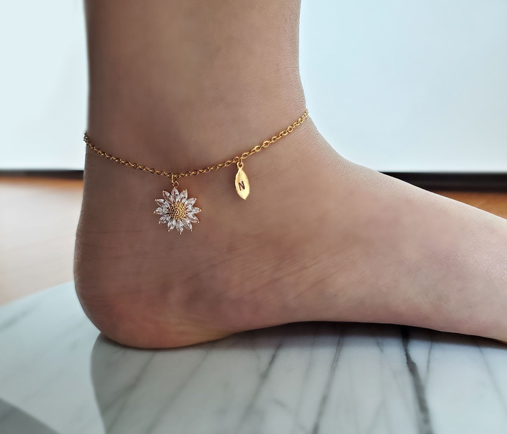 Sonnenblume Fußkettchen Für Frauen, 18K Gold Zierlich Initial Blatt Unikat Mutter, Muttertag Geschenk von Dott770