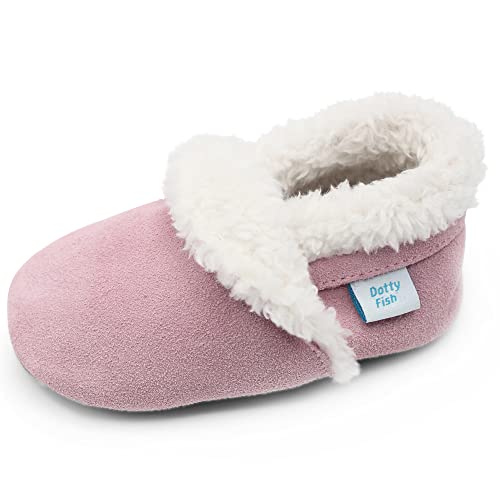 Dotty Fish Hausschuhe für Babys und Kleinkinder. Pantoffeln. Kinderschuhe. Krabbelschuh aus Wilderleder. Plüsch Warmes Fleecefutter. Hellrosa. 0-6 Monate (17 EU) Jungen. Mädchen von Dotty Fish