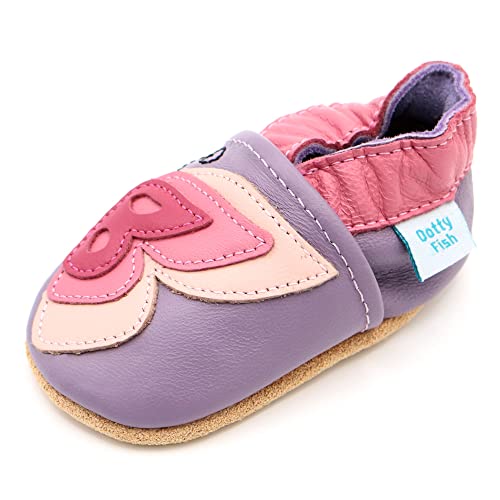 Dotty Fish Krabbelschuhe aus Leder – rutschfeste, weiche Sohle, Barfußgefühl, Lauflernschuhe & Babyschuhe für Mädchen. Lila Schmetterling. 3-4 Jahre (27 EU) von Dotty Fish