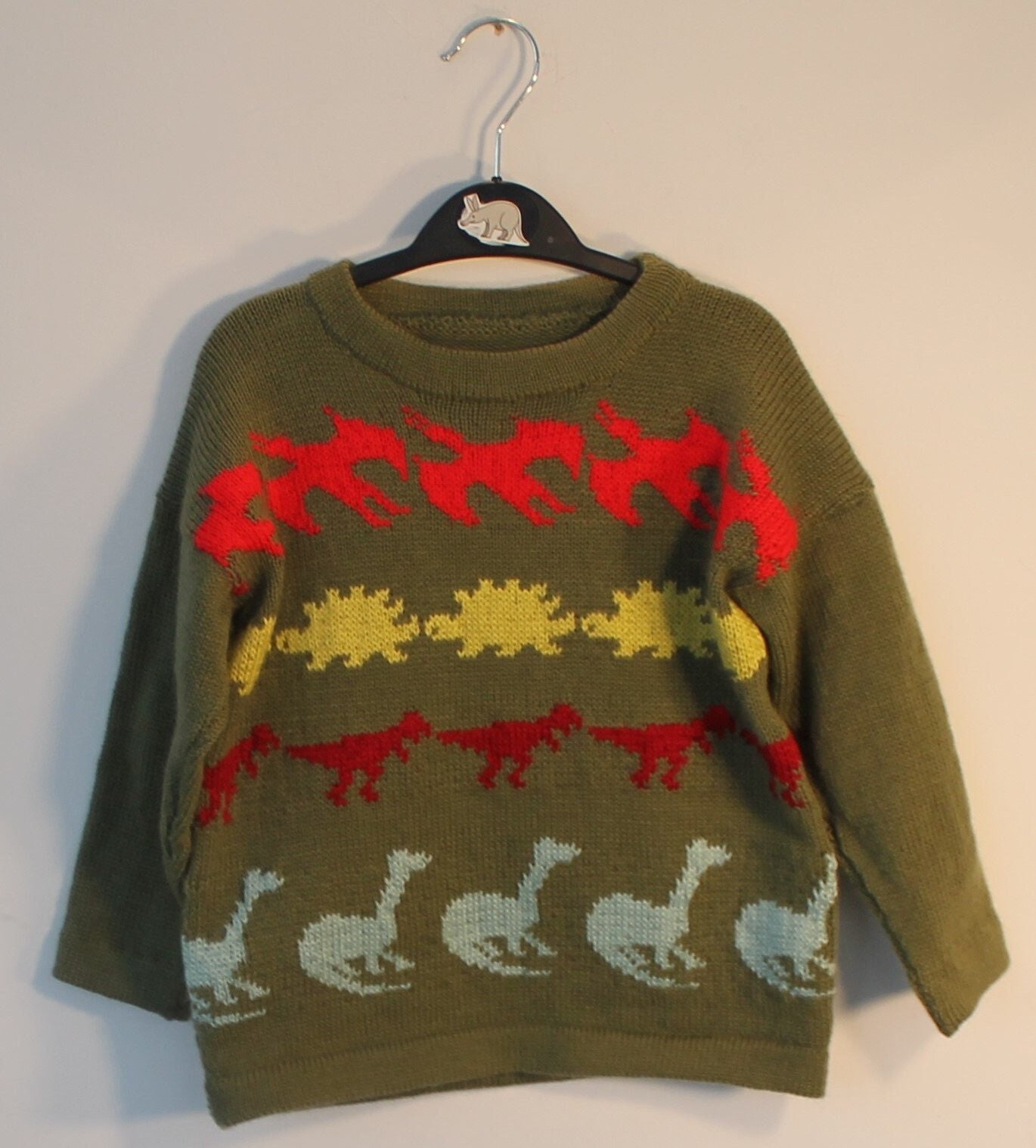 3 Bis 4 Jähriger Dinosaurier Pullover Strickpullover Aus 70% Schurwolle Im Fair-Isle-Stil. Pterodactyl, Stegosaurus, T Rex Und Brontosaurus von DottyBirdKidsClothes