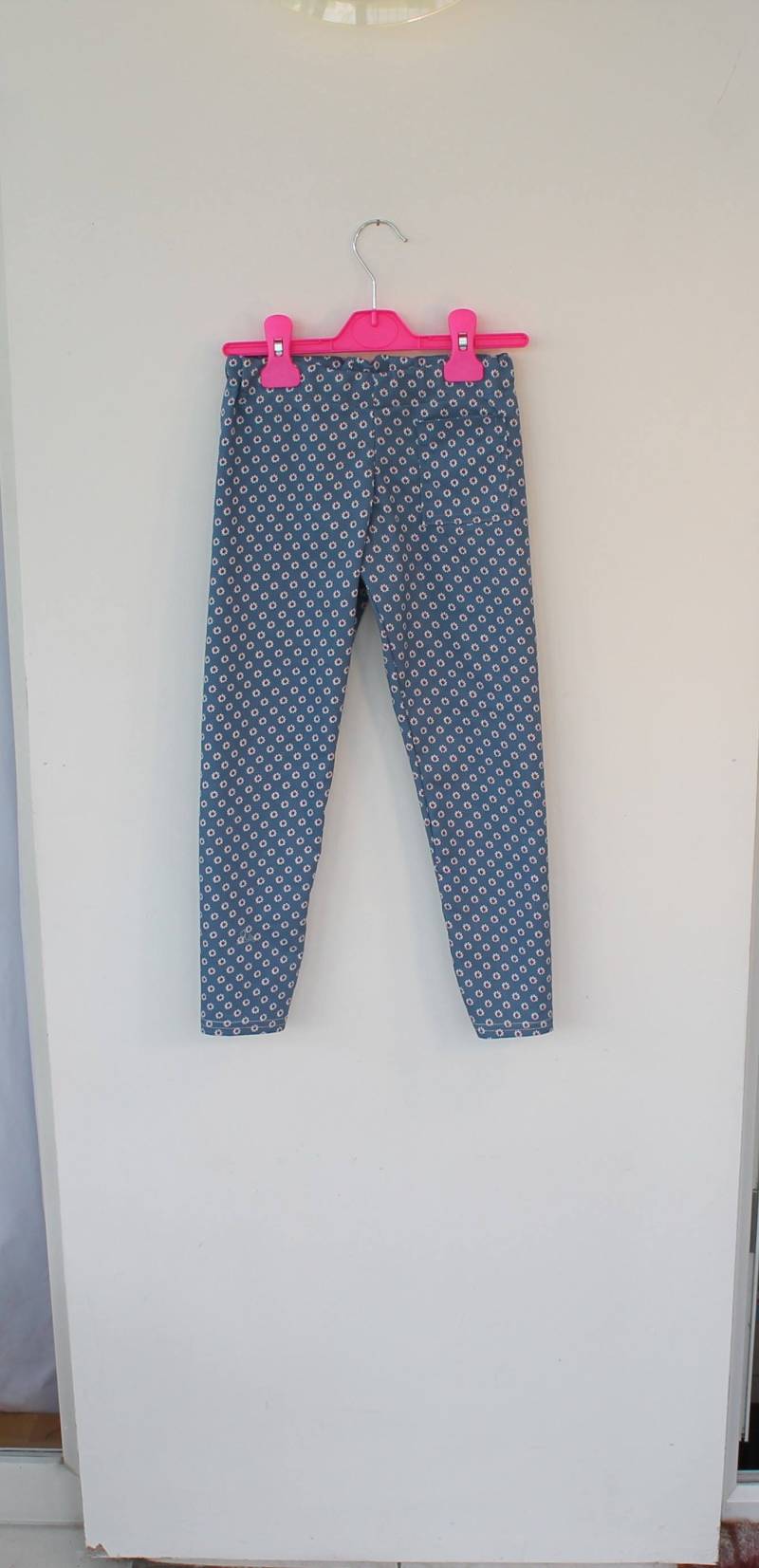Schmal Geschnittene Hose, Leggings Für Einen 8 Jährigen Und 3 Jährigen. Geschenkidee, Outfit-Idee von DottyBirdKidsClothes