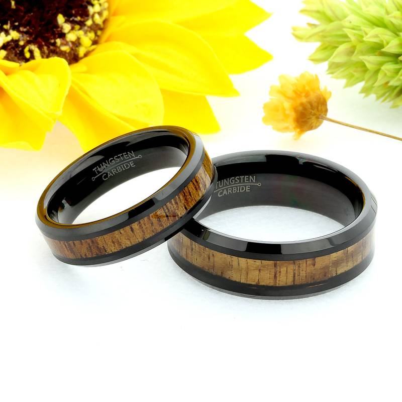 Holz Wolfram Ring Set 6 Mm 8 Haiwaiian Koa Inlay, His & Hers Ringe, Individuell Gravierter Ehering von DoubleAccentJewelry