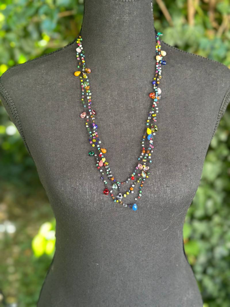 3-Reihige Häkelkette Mit Bunten Glasperlen von DouceurDeLaines