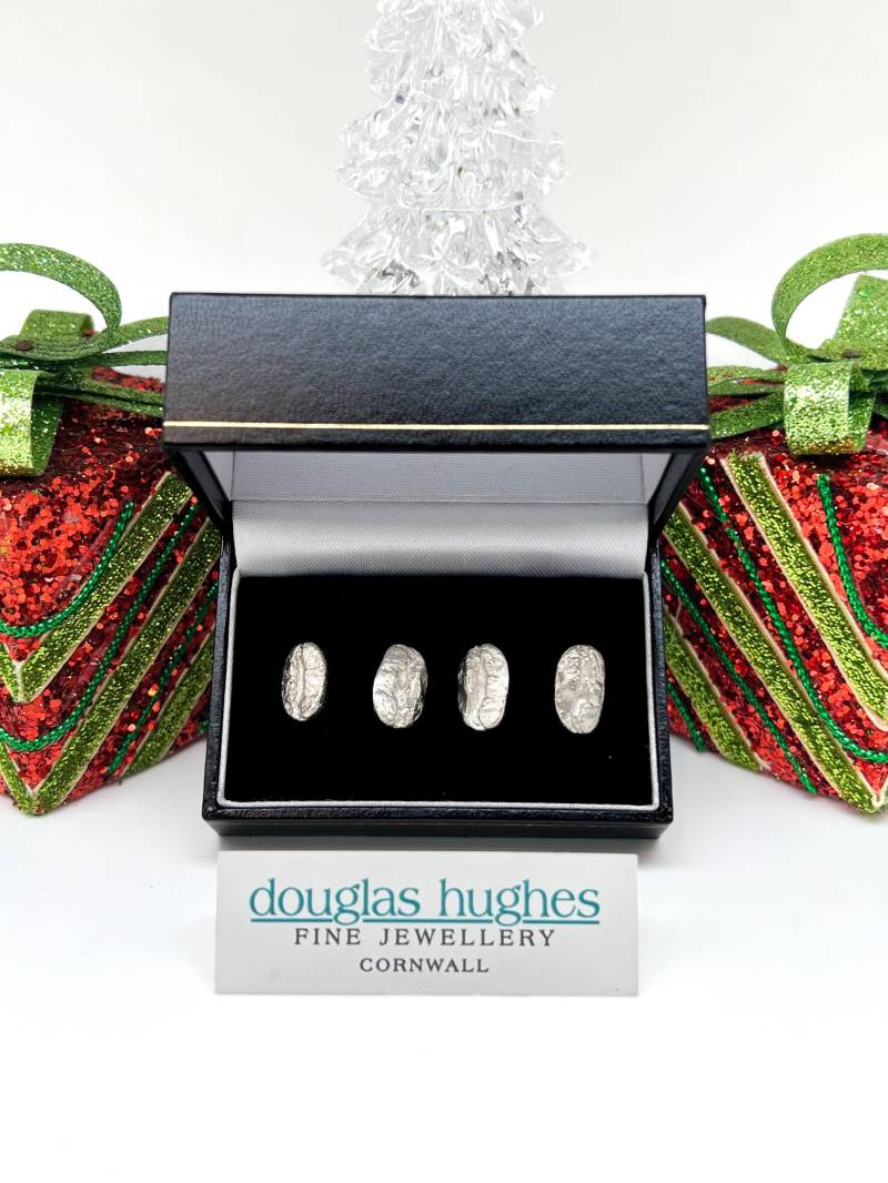 Handgemachte Manschettenknöpfe Aus Massivem Silber, Kaffeebohne von DougHughesJewellery