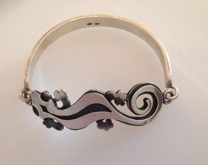 Oxidierter Silber Gecko Armreif, Eidechsen Armband, Tier Schmuck, Geschenk Für Reptilien Liebhaber von DougHughesJewellery