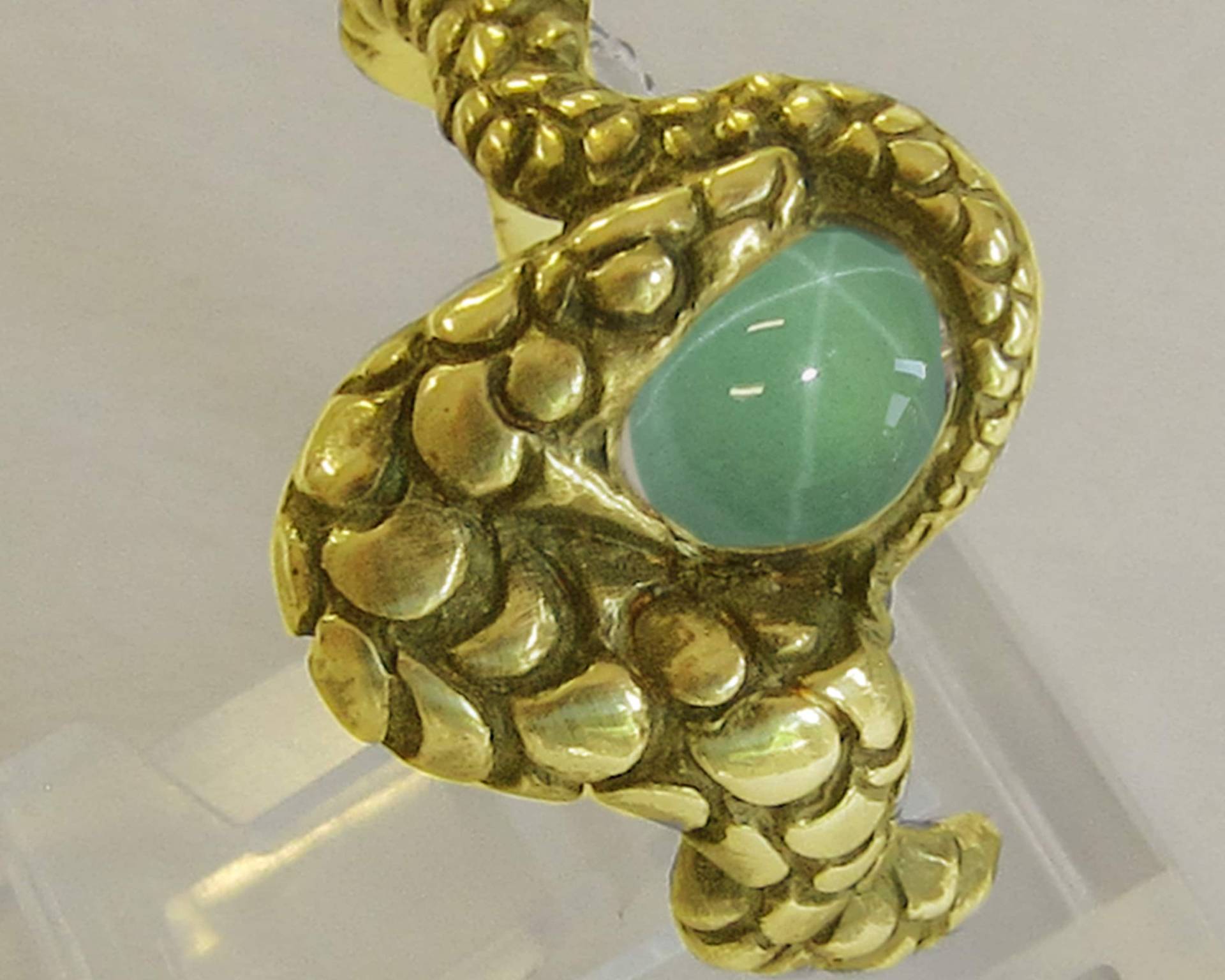 Halbmondförmiger Schlangenring Mit Stern von DouglasRandallDesign