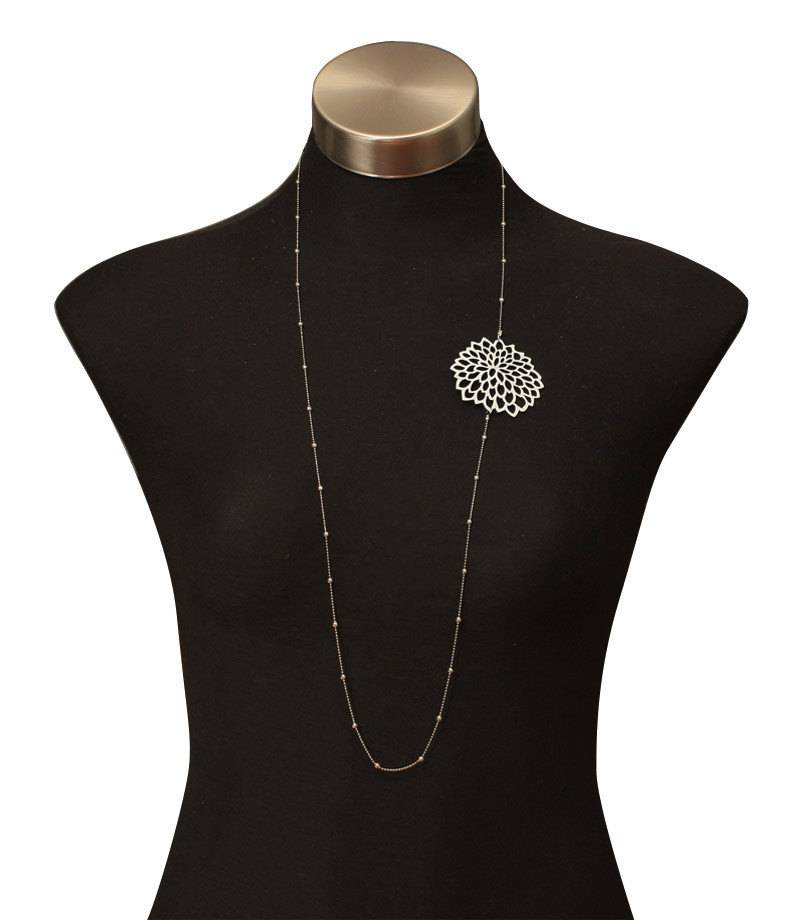 Lange Kette Halskette - Single Daisy-Chain Zarte Laser-Geschnittene Leder Silberschmuck Modeschmuck Blume Anhänger-Bridal Lange Kette Halskette - Single Daisy-Chain Zarte Laser-Geschnittene Leder Silberschmuck Modeschmuck Blume Anhänger-Bridal von DouryAccessories