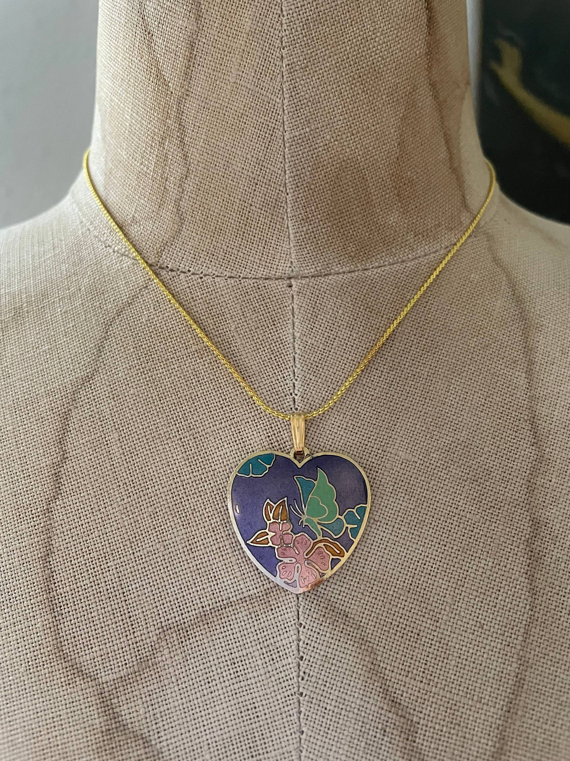 Vintage Lavendel Cloisonné Herz Anhänger Halskette, Lila Blumen Emaille Kettenkette, 1990Er Jahre Nostalgie Anhänger, Geschenk Für Sie von DovimaBCN