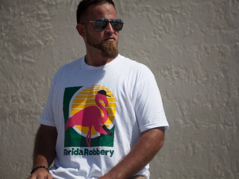 Florida Robbery Weißes T-Shirt Florida Robbery Weißes T-Shirt von DownOrNot