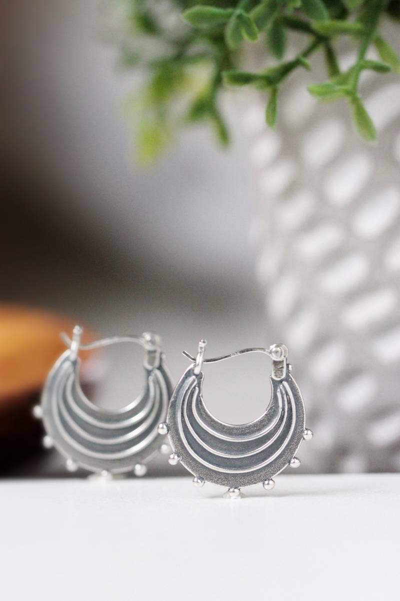 Silber Ohrringe/sterling Hoop Runde Huggie Handgefertigte von DownToTheWireDesigns