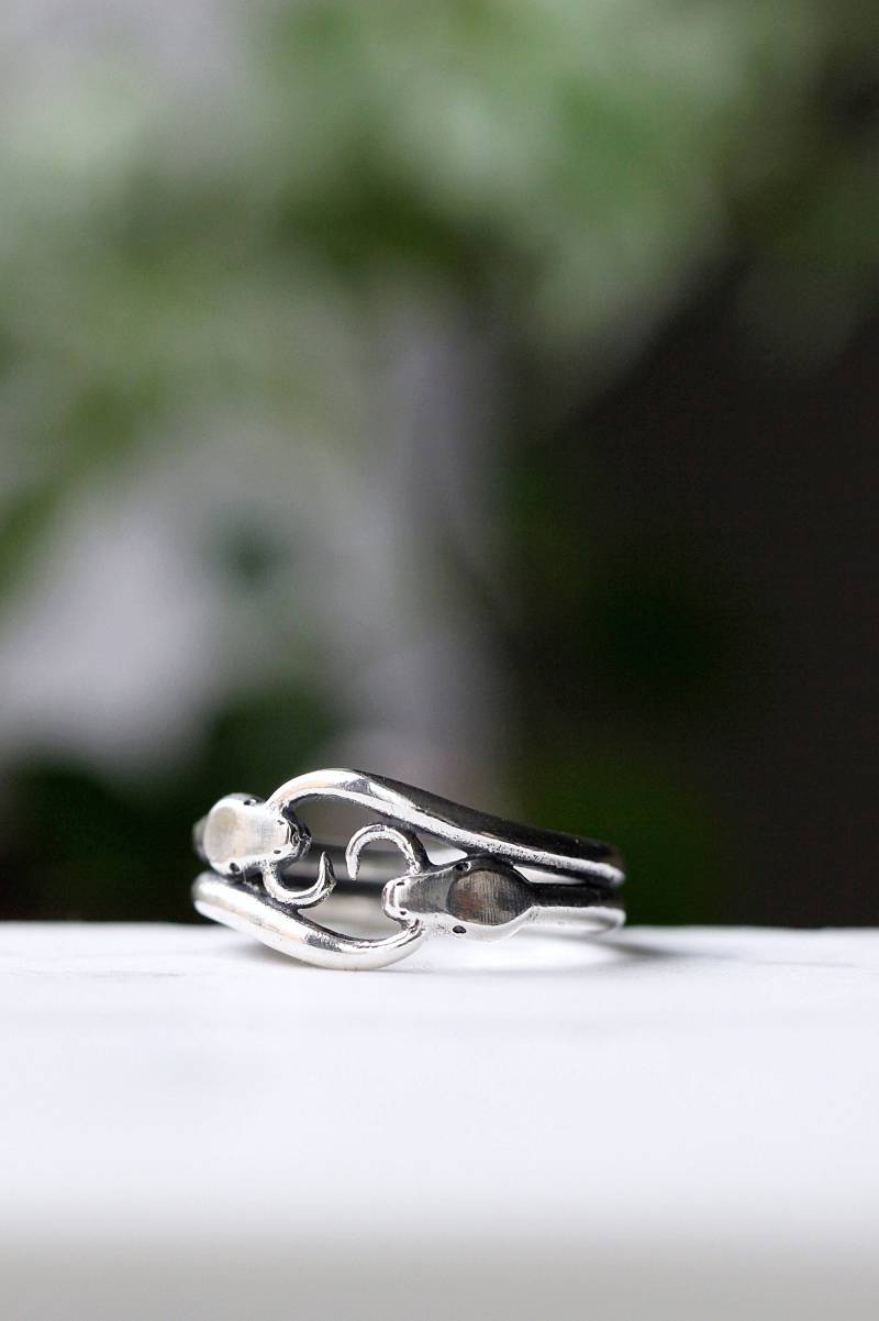 Silber Schlangenring Doppel Ouroboros Ring Statement Sterling Gold Herrenring Damenring Handgemachter Reptil-Ring von DownToTheWireDesigns