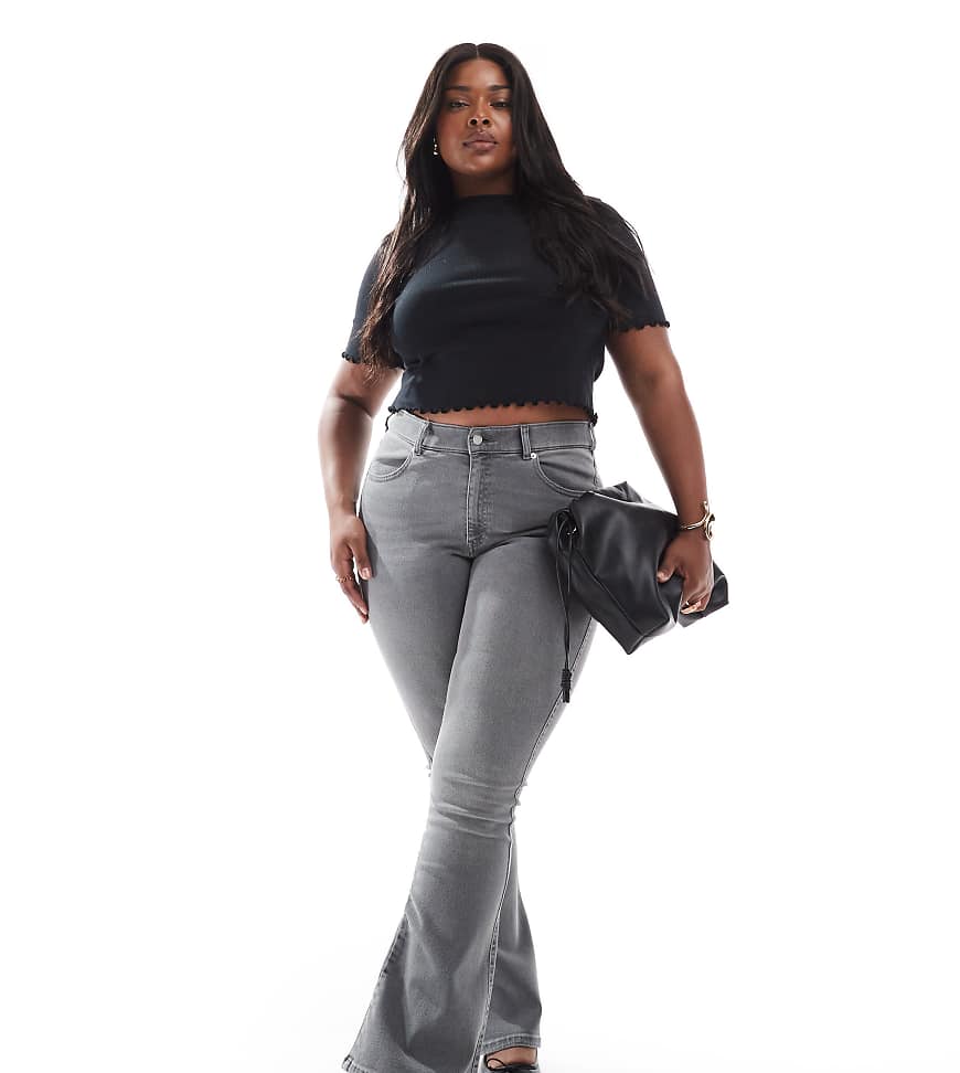 Dr Denim Plus - Lexy - Slim Fit Bootcut-Jeans in verwaschenem Grau mit mittelhohem Bund Dr Denim Plus - Lexy - Slim Fit Bootcut-Jeans in verwaschenem Grau mit mittelhohem Bund von Dr Denim Plus