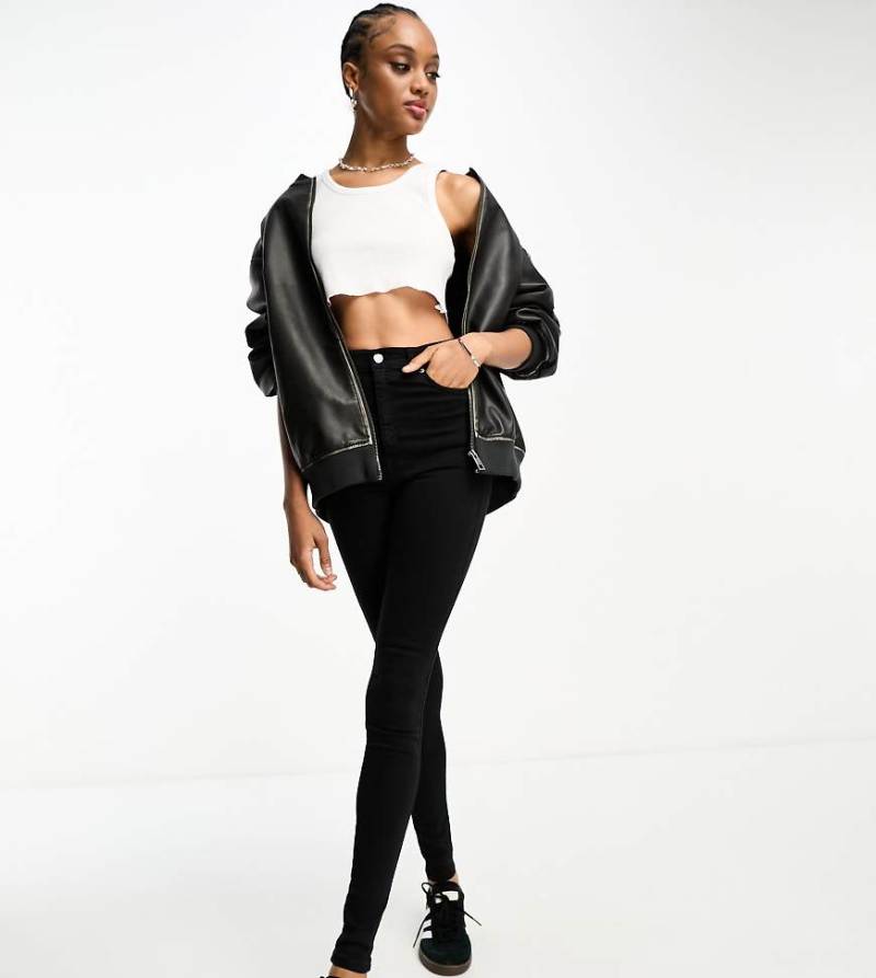 Dr Denim Tall - Moxy - Eng geschnittene Jeans in Schwarz mit mittelhohem Bund von Dr Denim Tall