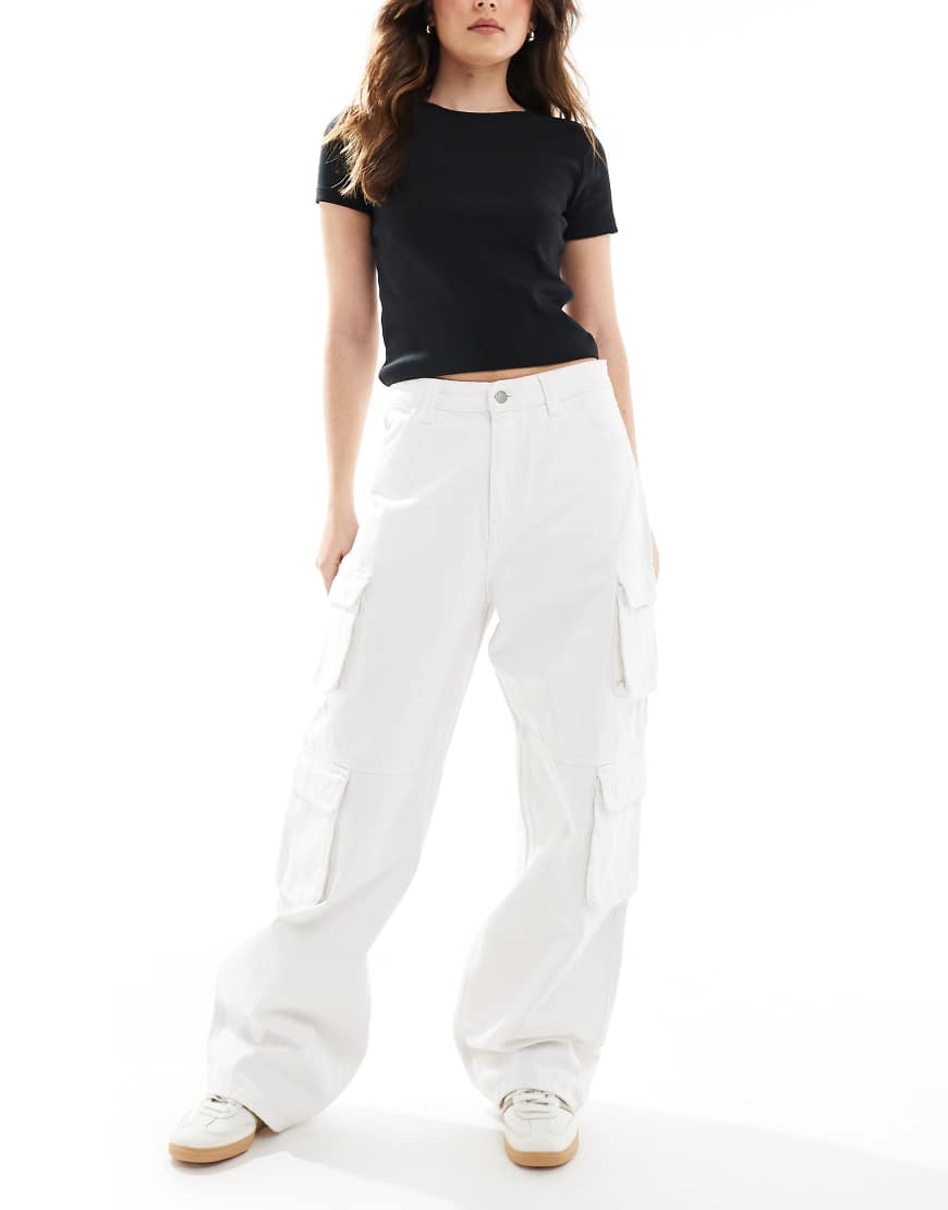 Dr Denim - Donna - Relaxed-Fit-Jeans in Weiß mit mehreren Cargo-Taschen und geradem, weitem Schnitt von Dr Denim