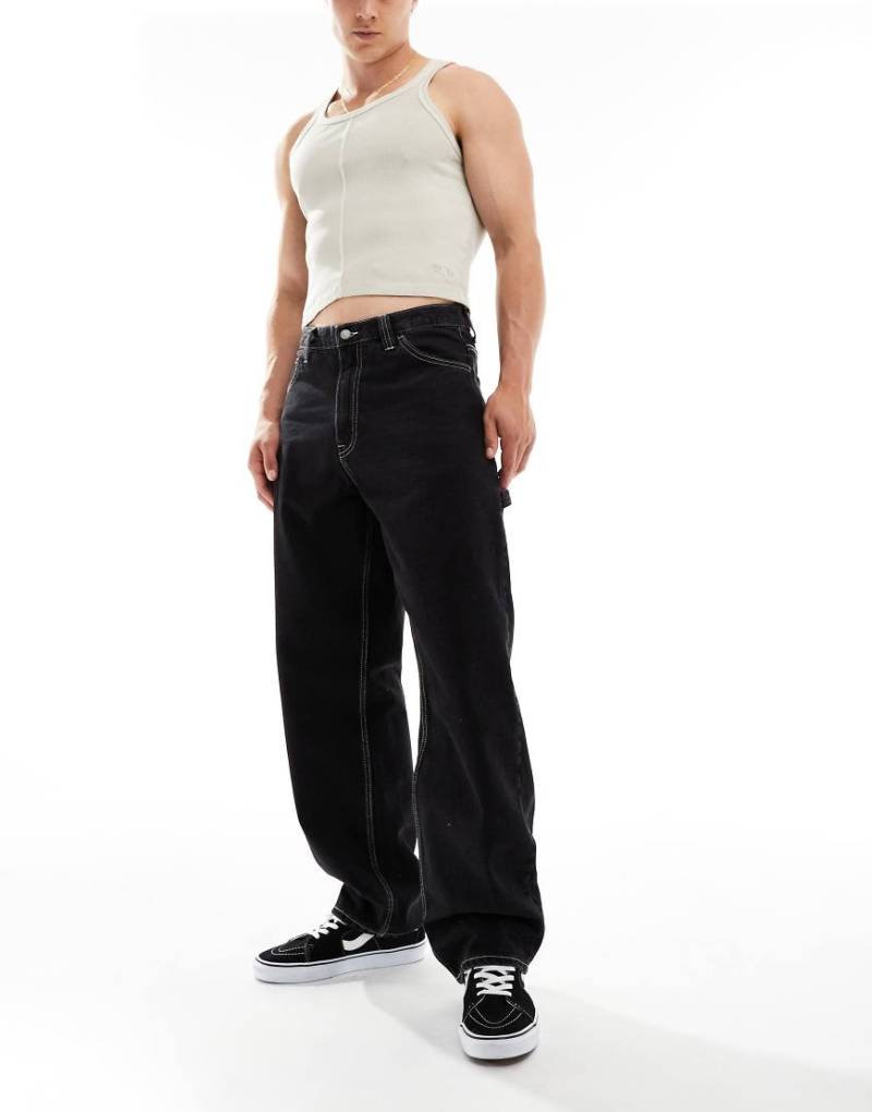 Dr. Denim - Colt Worker - Sehr locker geschnittene Jeans mit mittelhohem Bund in schwarzer Kontrast-Waschung im Used-Look von Dr Denim