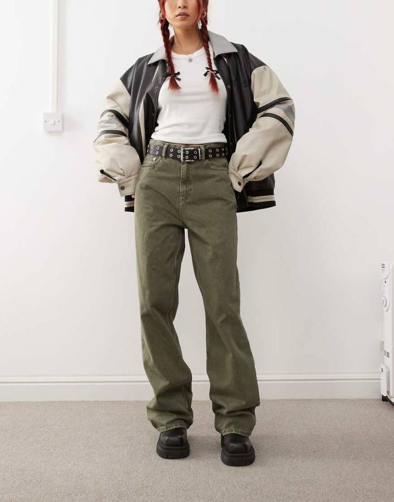 Dr. Denim - Donna- Locker geschnittene Jeans in verwaschenem Olivgrün mit hohem Bund und weitem, gerade geschnittenem Bein von Dr Denim