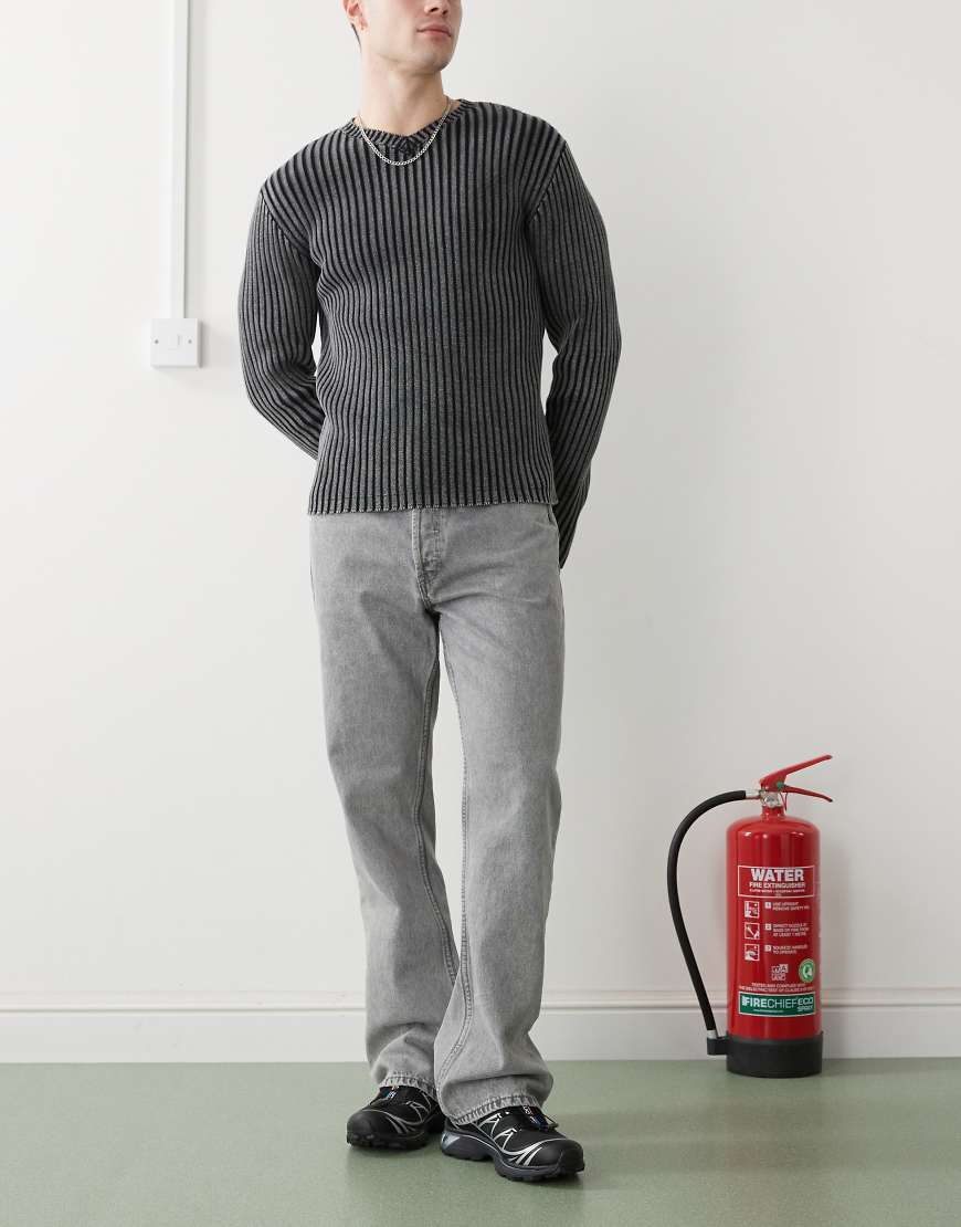 Dr. Denim - Kit - Regulär geschnittene Bootcut-Jeans in aschgrauer Waschung mit mittelhohem Bund von Dr Denim