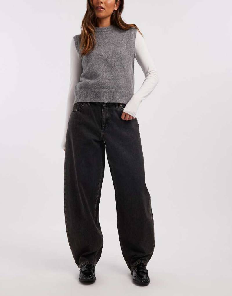 Dr. Denim - Nanci - Barrel-Leg-Jeans in verwaschenem Schwarz mit mittelhohem Bund von Dr Denim